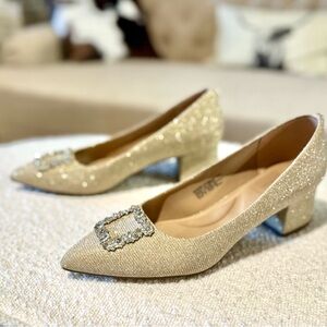 Gorgeous sparkly short heeled pumps